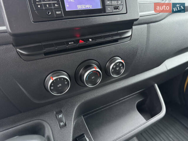 Желтый Рено Мастер, объемом двигателя 0 л и пробегом 28 тыс. км за 16900 $, фото 12 на Automoto.ua