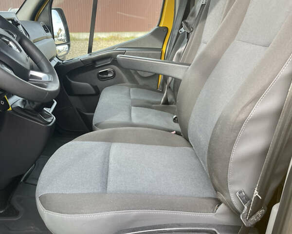 Желтый Рено Мастер, объемом двигателя 2.3 л и пробегом 197 тыс. км за 23000 $, фото 19 на Automoto.ua