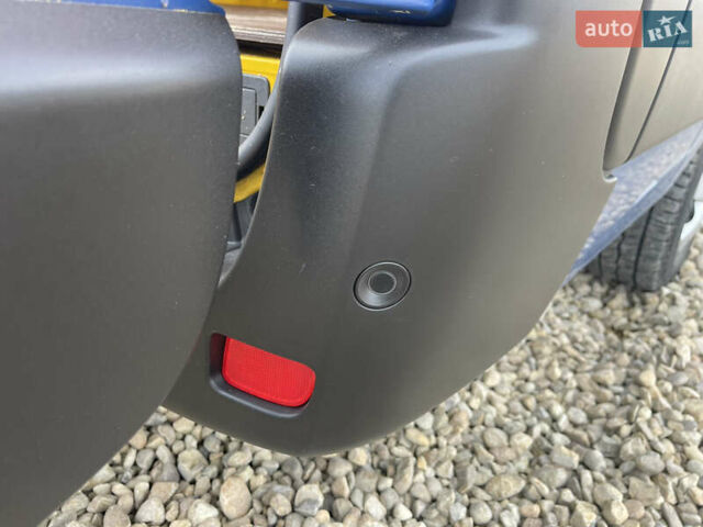 Желтый Рено Мастер, объемом двигателя 2.3 л и пробегом 197 тыс. км за 23000 $, фото 13 на Automoto.ua