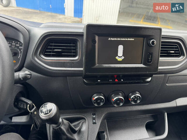 Желтый Рено Мастер, объемом двигателя 0 л и пробегом 240 тыс. км за 17900 $, фото 1 на Automoto.ua