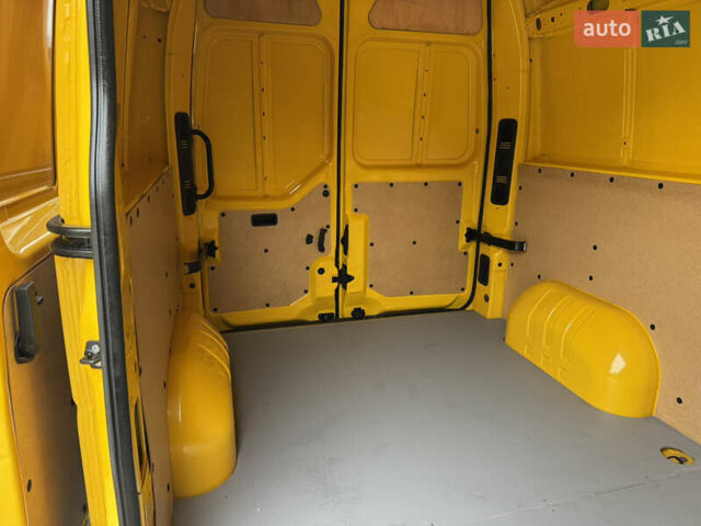 Желтый Рено Мастер, объемом двигателя 0 л и пробегом 240 тыс. км за 17900 $, фото 12 на Automoto.ua