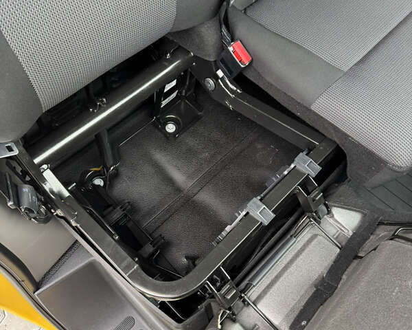 Желтый Рено Мастер, объемом двигателя 0 л и пробегом 240 тыс. км за 17900 $, фото 23 на Automoto.ua