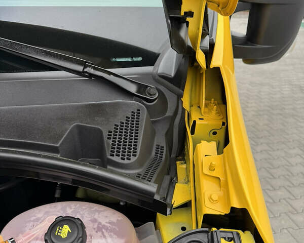 Желтый Рено Мастер, объемом двигателя 0 л и пробегом 240 тыс. км за 17900 $, фото 27 на Automoto.ua