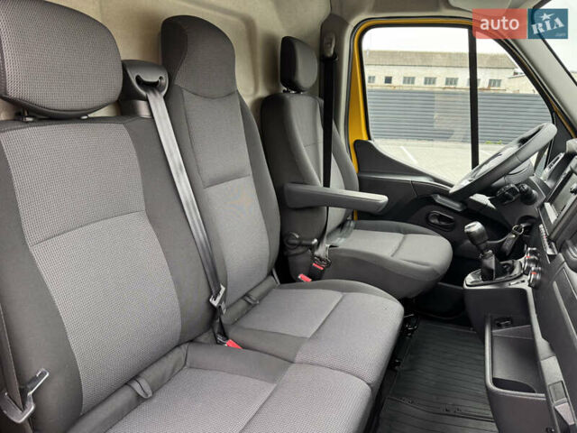 Желтый Рено Мастер, объемом двигателя 0 л и пробегом 240 тыс. км за 17900 $, фото 14 на Automoto.ua