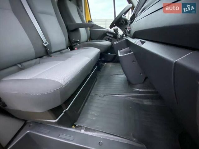 Жовтий Рено Мастєр, об'ємом двигуна 2.3 л та пробігом 241 тис. км за 18999 $, фото 32 на Automoto.ua