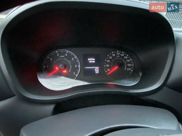 Жовтий Рено Мастєр, об'ємом двигуна 2.3 л та пробігом 226 тис. км за 19499 $, фото 16 на Automoto.ua