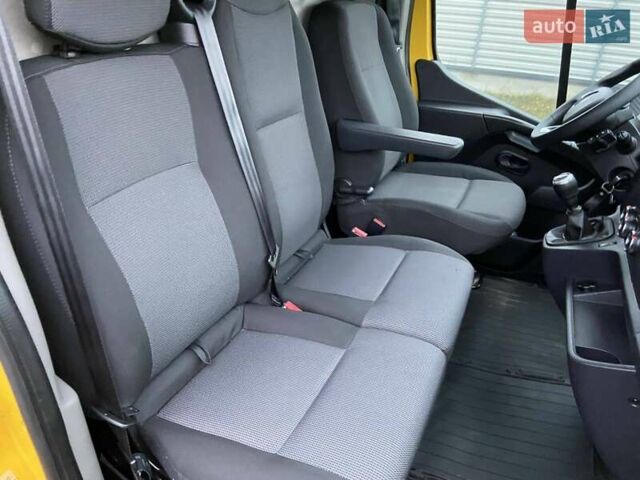 Жовтий Рено Мастєр, об'ємом двигуна 2.3 л та пробігом 241 тис. км за 18999 $, фото 40 на Automoto.ua