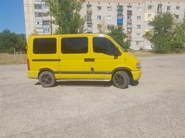 Желтый Рено Мастер, объемом двигателя 2.2 л и пробегом 430 тыс. км за 4900 $, фото 1 на Automoto.ua