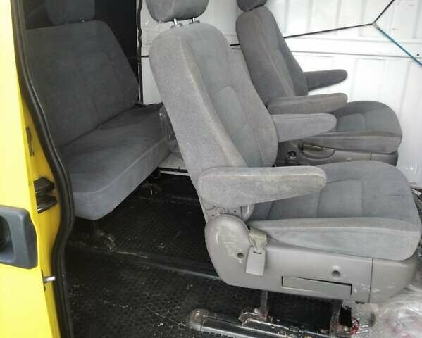 Желтый Рено Мастер, объемом двигателя 2.46 л и пробегом 297 тыс. км за 6500 $, фото 9 на Automoto.ua