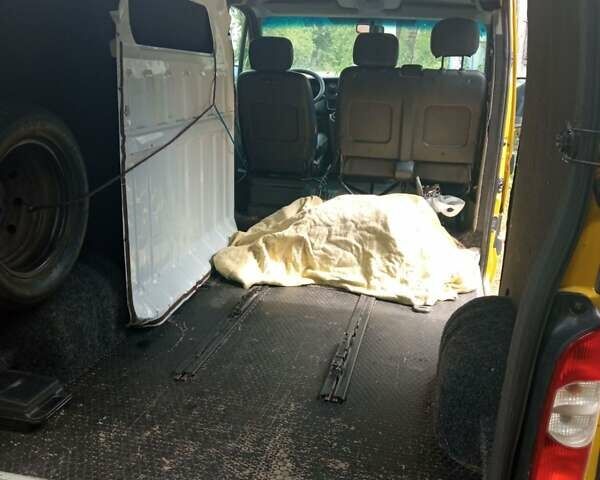 Желтый Рено Мастер, объемом двигателя 2.46 л и пробегом 297 тыс. км за 6500 $, фото 12 на Automoto.ua