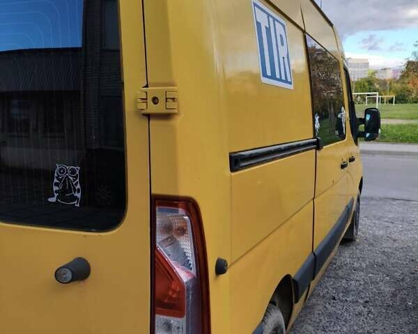 Желтый Рено Мастер, объемом двигателя 2.3 л и пробегом 261 тыс. км за 11900 $, фото 2 на Automoto.ua