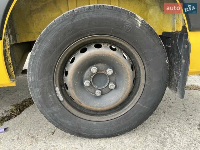 Желтый Рено Мастер, объемом двигателя 2.3 л и пробегом 434 тыс. км за 9500 $, фото 14 на Automoto.ua
