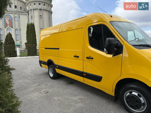 Желтый Рено Мастер, объемом двигателя 2.3 л и пробегом 230 тыс. км за 17700 $, фото 1 на Automoto.ua