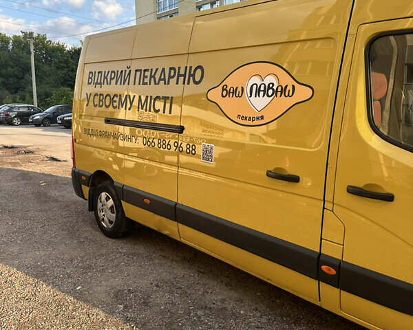Желтый Рено Мастер, объемом двигателя 2.46 л и пробегом 417 тыс. км за 13000 $, фото 5 на Automoto.ua