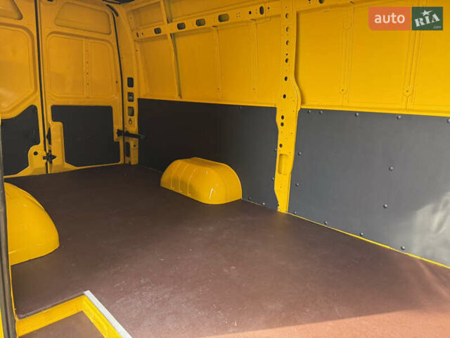 Желтый Рено Мастер, объемом двигателя 2.3 л и пробегом 230 тыс. км за 17700 $, фото 50 на Automoto.ua