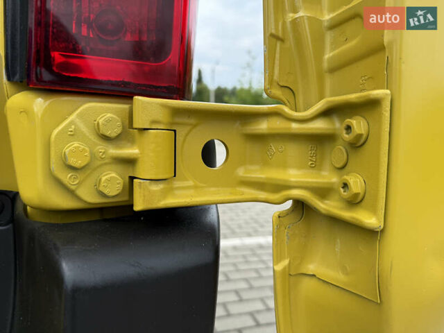 Жовтий Рено Мастєр, об'ємом двигуна 0 л та пробігом 203 тис. км за 21700 $, фото 41 на Automoto.ua