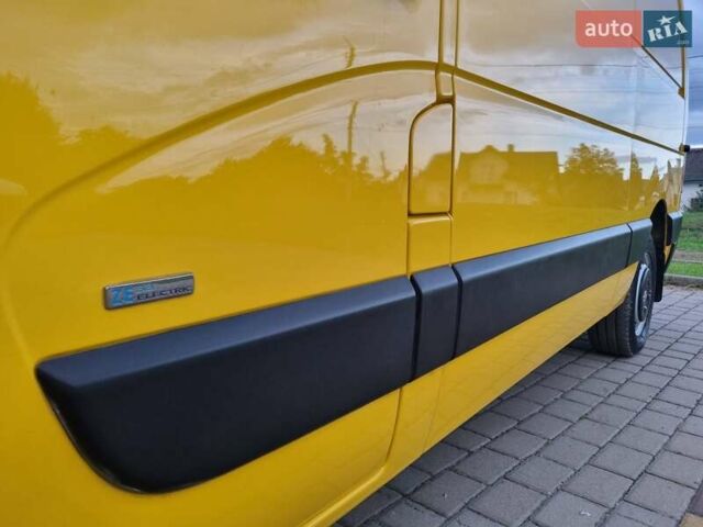 Желтый Рено Мастер, объемом двигателя 0 л и пробегом 32 тыс. км за 17700 $, фото 16 на Automoto.ua