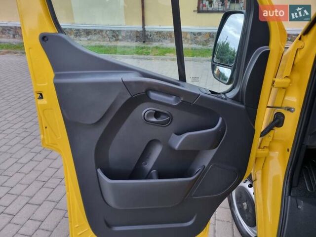 Желтый Рено Мастер, объемом двигателя 0 л и пробегом 32 тыс. км за 17700 $, фото 25 на Automoto.ua