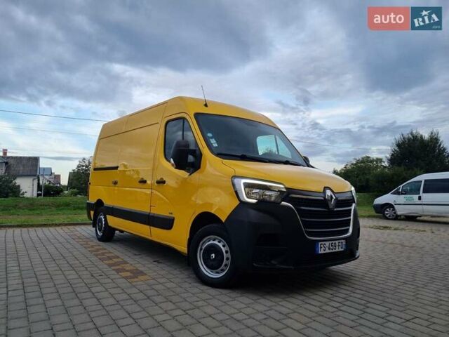 Желтый Рено Мастер, объемом двигателя 0 л и пробегом 32 тыс. км за 17700 $, фото 1 на Automoto.ua
