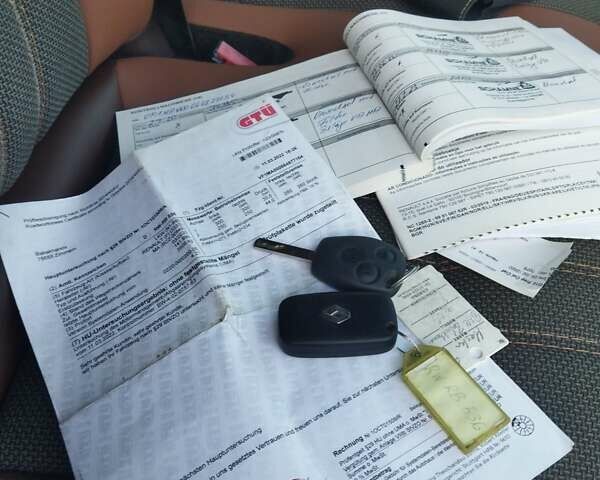 Жовтий Рено Мастєр, об'ємом двигуна 2.3 л та пробігом 238 тис. км за 17300 $, фото 20 на Automoto.ua