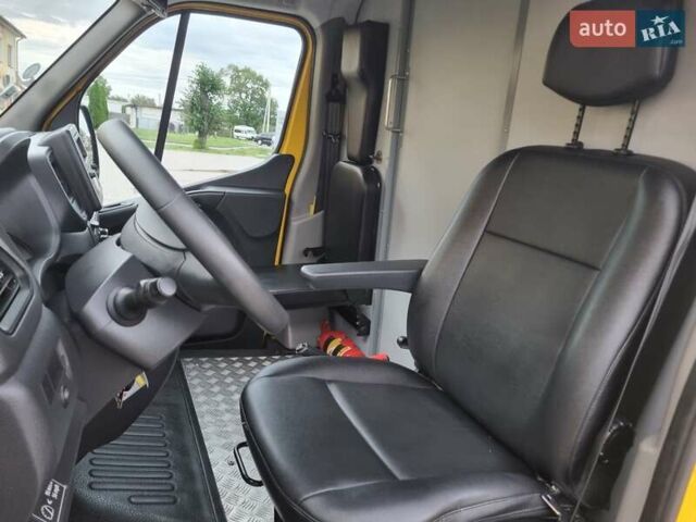 Желтый Рено Мастер, объемом двигателя 0 л и пробегом 32 тыс. км за 17700 $, фото 26 на Automoto.ua