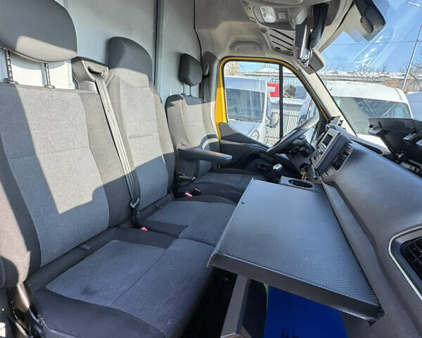 Желтый Рено Мастер, объемом двигателя 0 л и пробегом 160 тыс. км за 20700 $, фото 16 на Automoto.ua