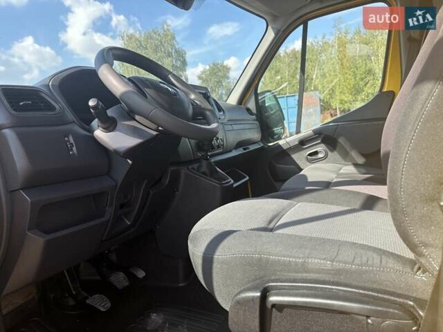 Жовтий Рено Мастєр, об'ємом двигуна 2.3 л та пробігом 220 тис. км за 17700 $, фото 1 на Automoto.ua