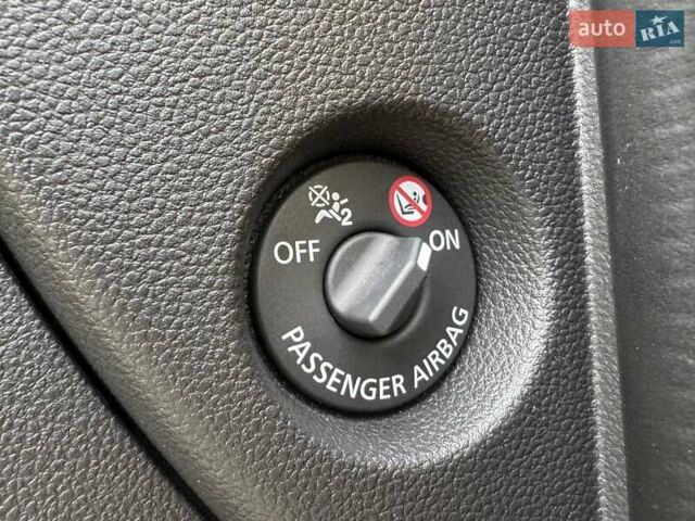 Желтый Рено Мастер, объемом двигателя 2.3 л и пробегом 193 тыс. км за 18800 $, фото 35 на Automoto.ua