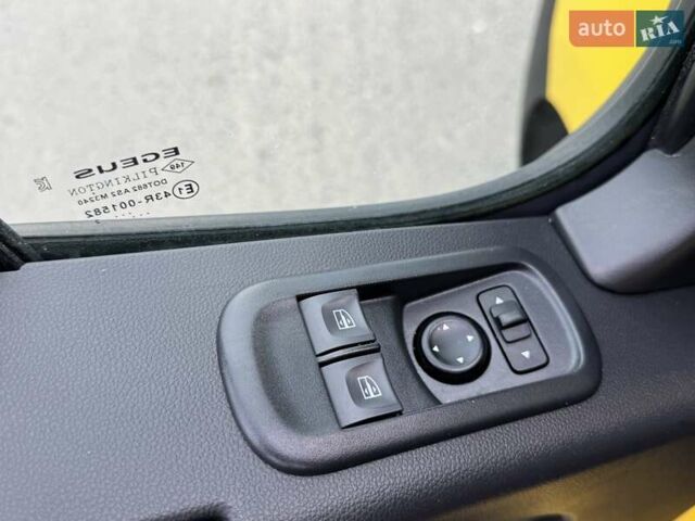 Желтый Рено Мастер, объемом двигателя 2.3 л и пробегом 193 тыс. км за 18800 $, фото 36 на Automoto.ua