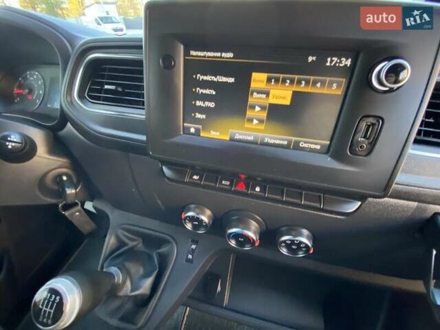 Жовтий Рено Мастєр, об'ємом двигуна 2.3 л та пробігом 233 тис. км за 19777 $, фото 45 на Automoto.ua