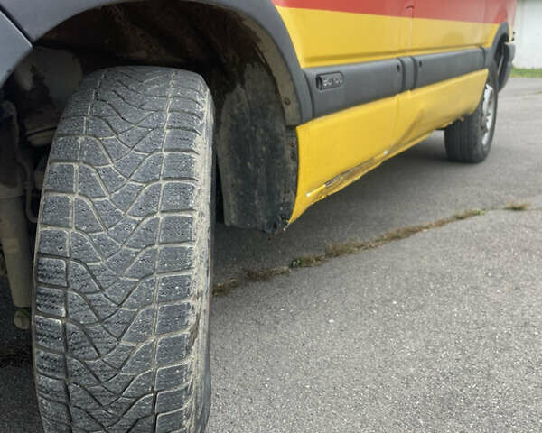 Желтый Рено Мастер, объемом двигателя 2.5 л и пробегом 250 тыс. км за 3750 $, фото 9 на Automoto.ua