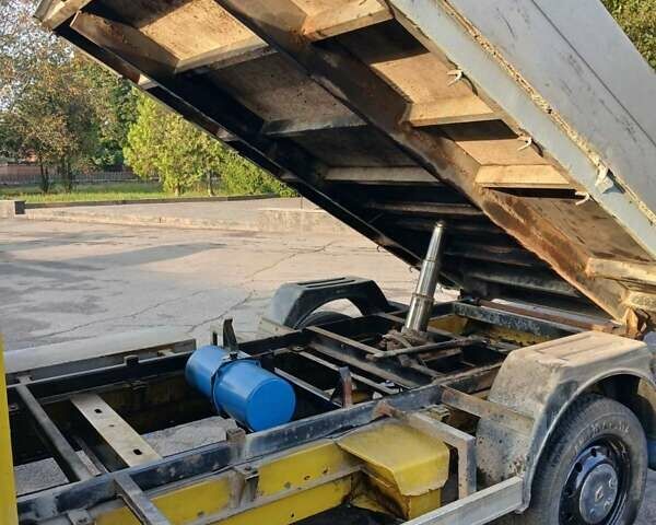 Желтый Рено Мастер, объемом двигателя 2.2 л и пробегом 316 тыс. км за 8500 $, фото 17 на Automoto.ua
