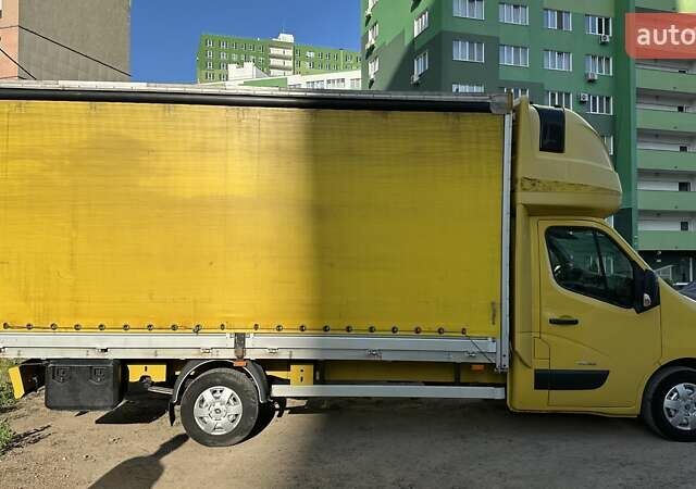 Желтый Рено Мастер, объемом двигателя 2.3 л и пробегом 381 тыс. км за 15000 $, фото 2 на Automoto.ua