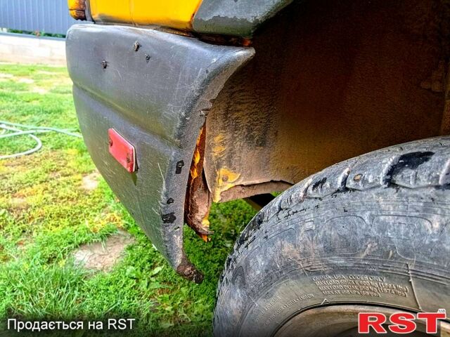 Желтый Рено Мастер, объемом двигателя 2.8 л и пробегом 356 тыс. км за 2800 $, фото 2 на Automoto.ua