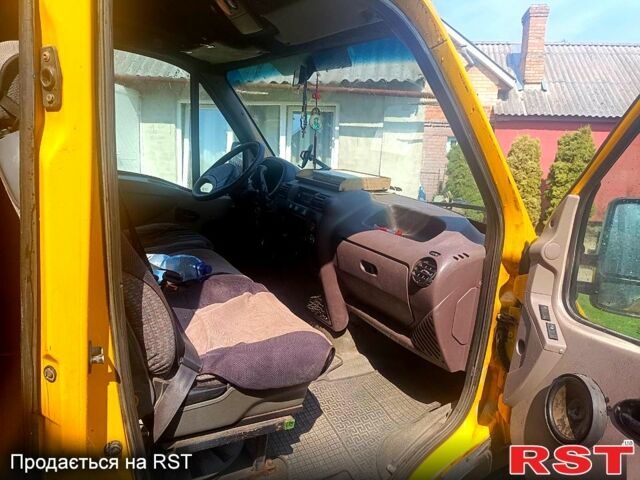 Желтый Рено Мастер, объемом двигателя 2.8 л и пробегом 356 тыс. км за 2800 $, фото 5 на Automoto.ua