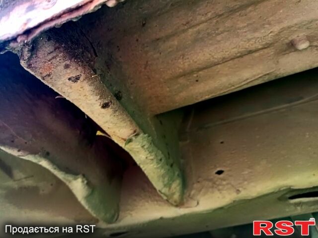 Желтый Рено Мастер, объемом двигателя 2.8 л и пробегом 356 тыс. км за 2800 $, фото 1 на Automoto.ua