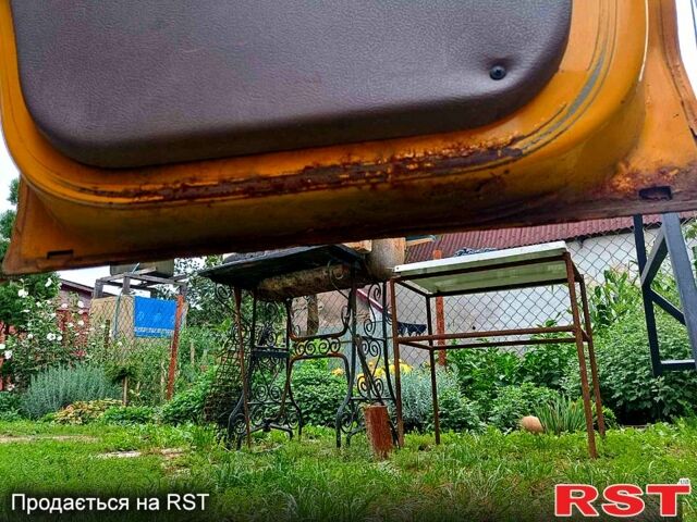 Желтый Рено Мастер, объемом двигателя 2.8 л и пробегом 356 тыс. км за 2800 $, фото 3 на Automoto.ua