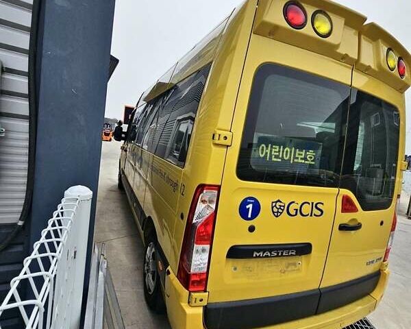 Желтый Рено Мастер, объемом двигателя 2.3 л и пробегом 120 тыс. км за 20500 $, фото 6 на Automoto.ua