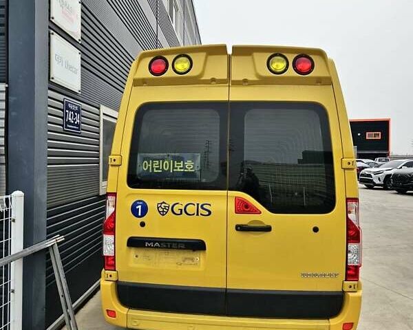 Желтый Рено Мастер, объемом двигателя 2.3 л и пробегом 120 тыс. км за 20500 $, фото 2 на Automoto.ua