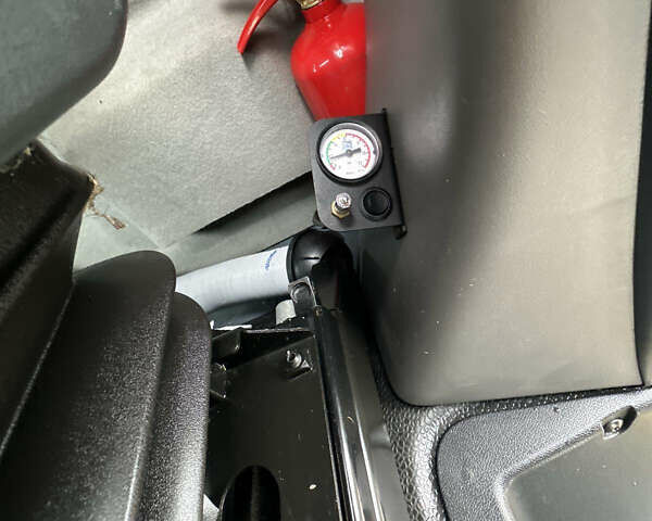 Серый Рено Мастер, объемом двигателя 0 л и пробегом 267 тыс. км за 22477 $, фото 17 на Automoto.ua