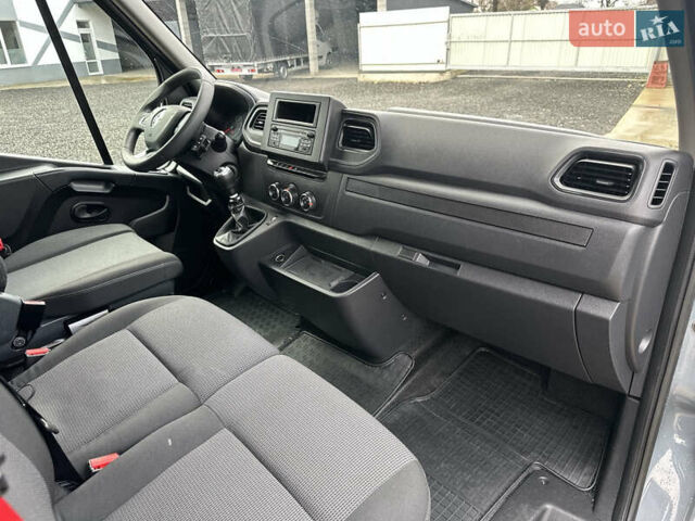 Серый Рено Мастер, объемом двигателя 0 л и пробегом 267 тыс. км за 22477 $, фото 31 на Automoto.ua