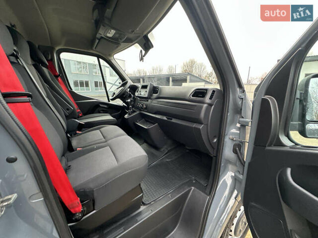 Серый Рено Мастер, объемом двигателя 0 л и пробегом 267 тыс. км за 22477 $, фото 29 на Automoto.ua