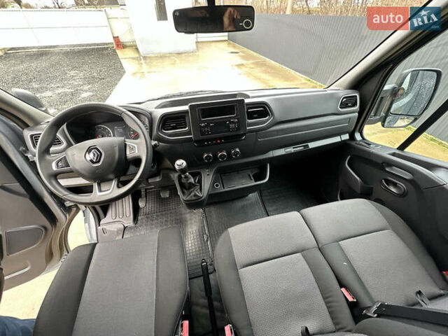 Серый Рено Мастер, объемом двигателя 0 л и пробегом 267 тыс. км за 22477 $, фото 19 на Automoto.ua