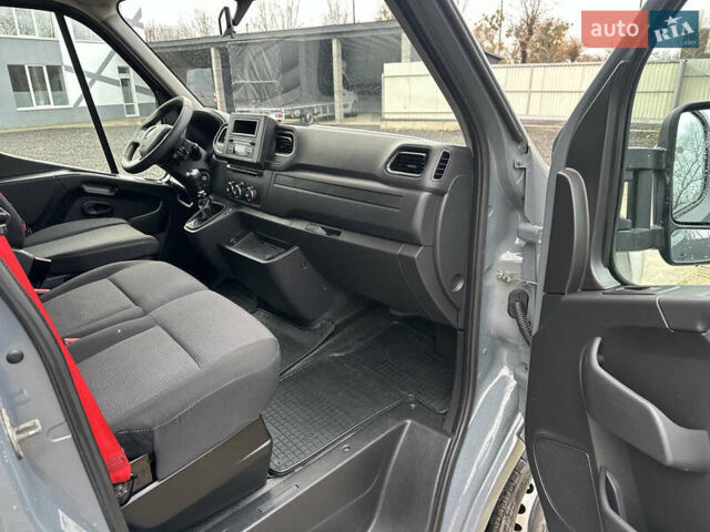 Серый Рено Мастер, объемом двигателя 0 л и пробегом 267 тыс. км за 22477 $, фото 32 на Automoto.ua