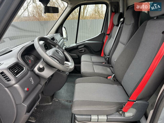 Серый Рено Мастер, объемом двигателя 0 л и пробегом 267 тыс. км за 22477 $, фото 23 на Automoto.ua