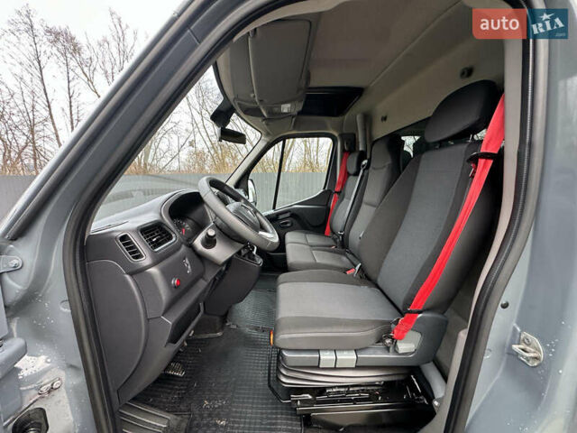 Серый Рено Мастер, объемом двигателя 0 л и пробегом 267 тыс. км за 22477 $, фото 18 на Automoto.ua