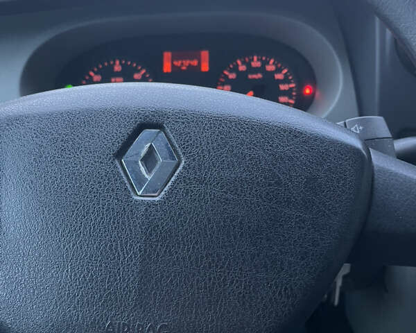 Серый Рено Мастер, объемом двигателя 2.5 л и пробегом 428 тыс. км за 9500 $, фото 12 на Automoto.ua