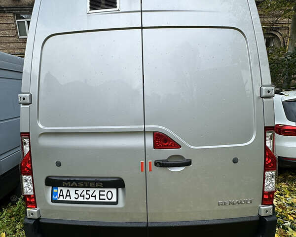 Сірий Рено Мастєр, об'ємом двигуна 2.3 л та пробігом 228 тис. км за 17800 $, фото 17 на Automoto.ua