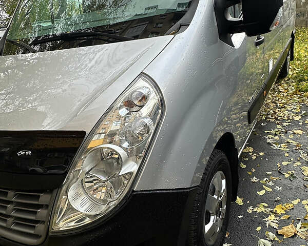 Сірий Рено Мастєр, об'ємом двигуна 2.3 л та пробігом 228 тис. км за 17800 $, фото 1 на Automoto.ua