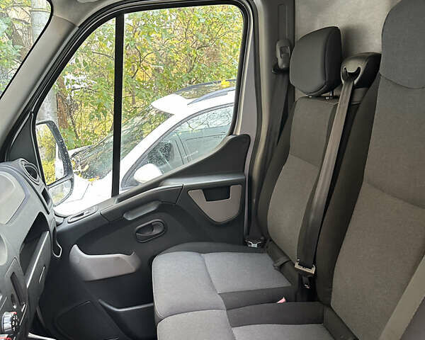 Сірий Рено Мастєр, об'ємом двигуна 2.3 л та пробігом 228 тис. км за 17800 $, фото 9 на Automoto.ua